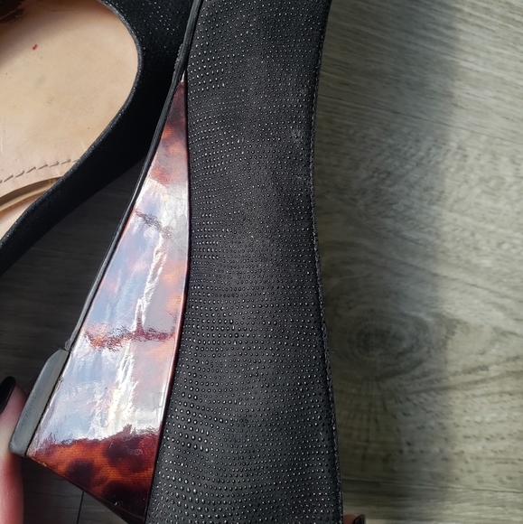 Stuart Weitzman Black Tortoise Shell Wedges - Picture 6 of 8